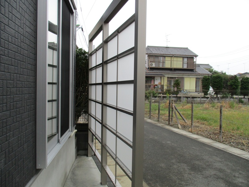 八潮市ｇ様邸の目隠しフェンス施工 一建設の建売住宅でした 新築オプション工事なら新築付帯設備専門店の株式会社クリタリビング